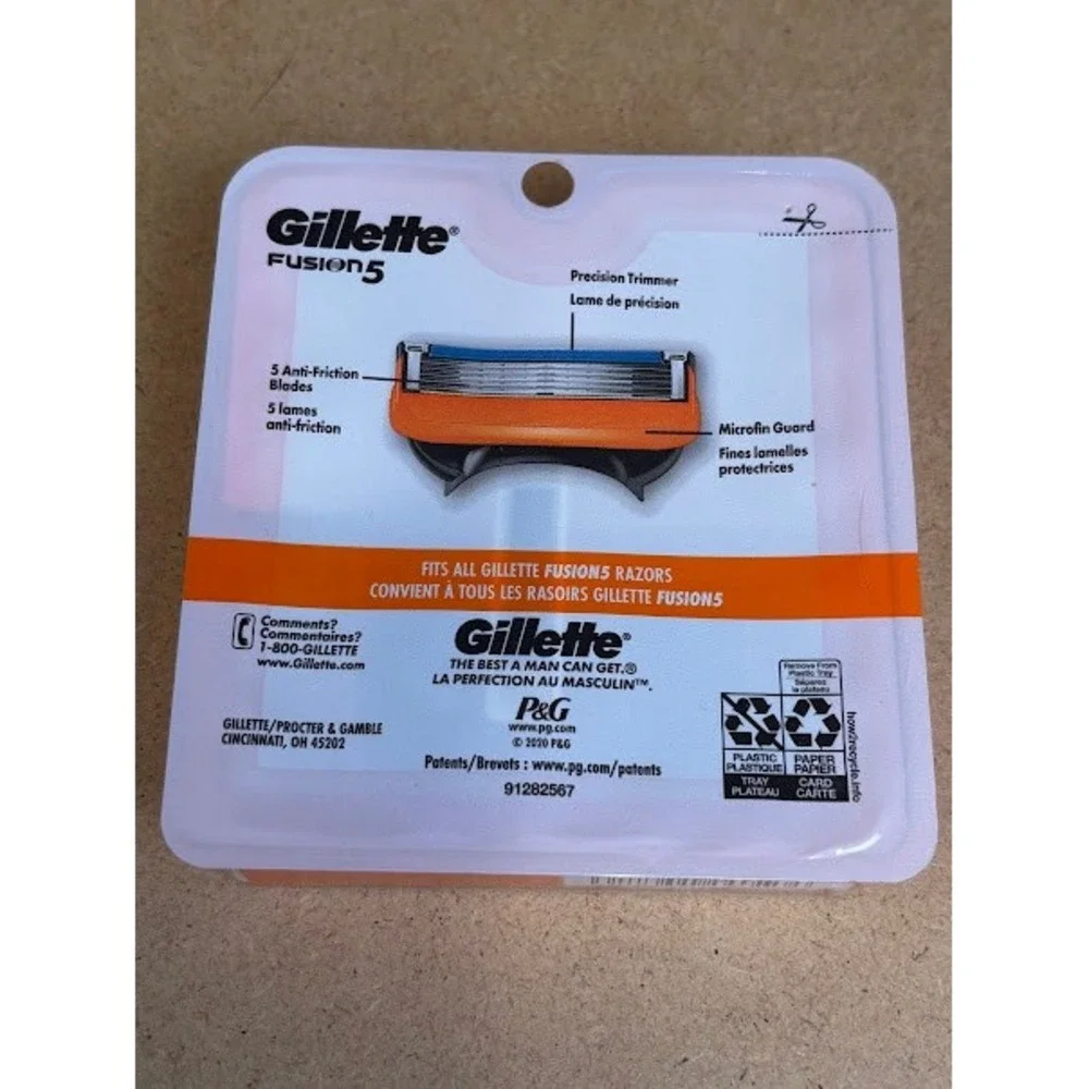 Gillette Fusion5 4 Cartridge Pack Men‎ Razor Blades Up to 4 Months Shaves